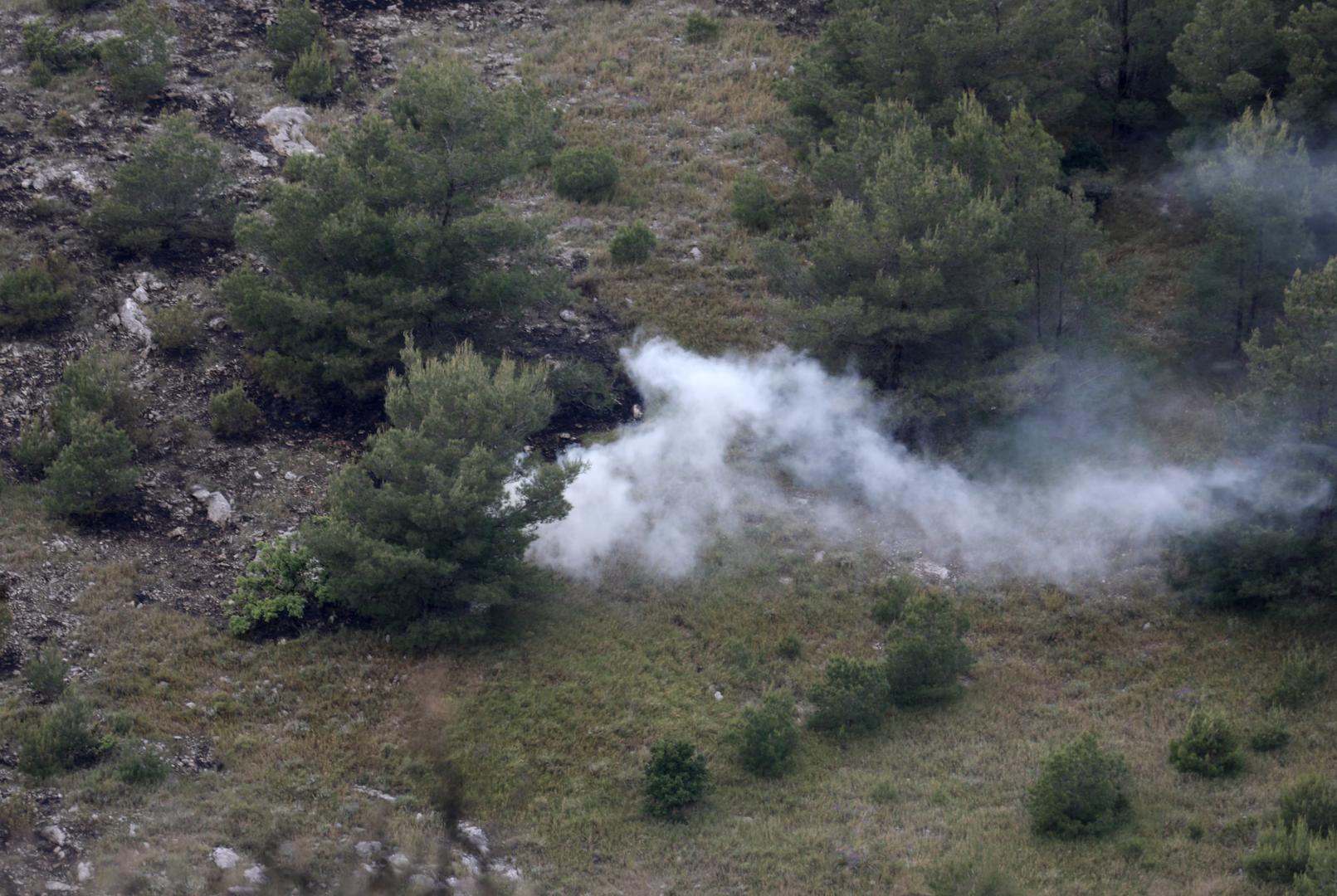 22.04.2024., Vrpolje - Pozar na nepristupacnom terenu izmedju Vrpolja i Grebastice. Photo: Dusko Jaramaz/PIXSELL