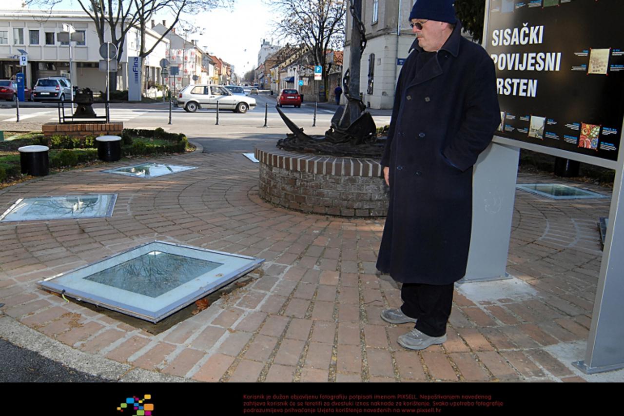 \'26.01.2012., Sisak - Sisacki povijesni prsten, kulturni projekt Turisticke zajednice vrijedan 200-ak tisuca kuna, otvoren u rujnu prosle godine, poceo se raspadati zbog lose izvedenih radova.  Photo