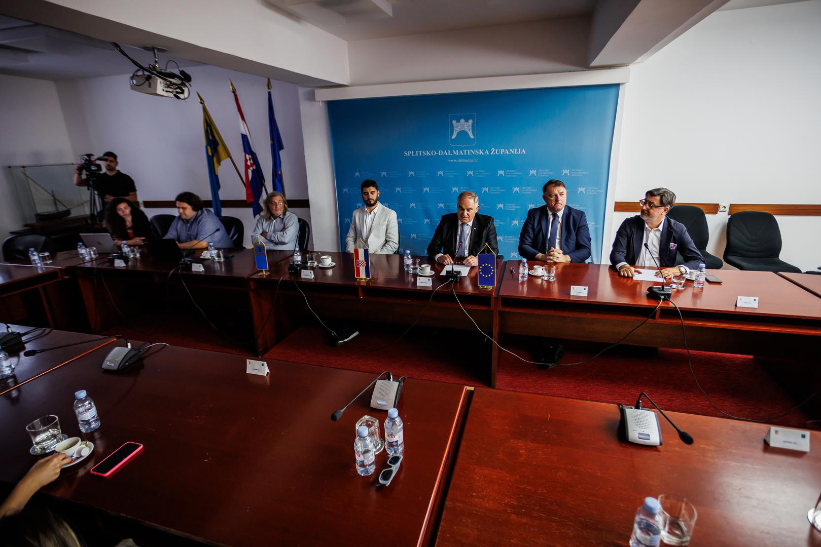 21.05.2024., Split - Zupan Blazenko Boban sa svojim timom predstavio je Web Portal “Pravo Misto” na kojem ce se moc pronac sve informacije o projektima Zupanije i potporama koje zupanija pruza. Photo: Zvonimir Barisin/PIXSELL