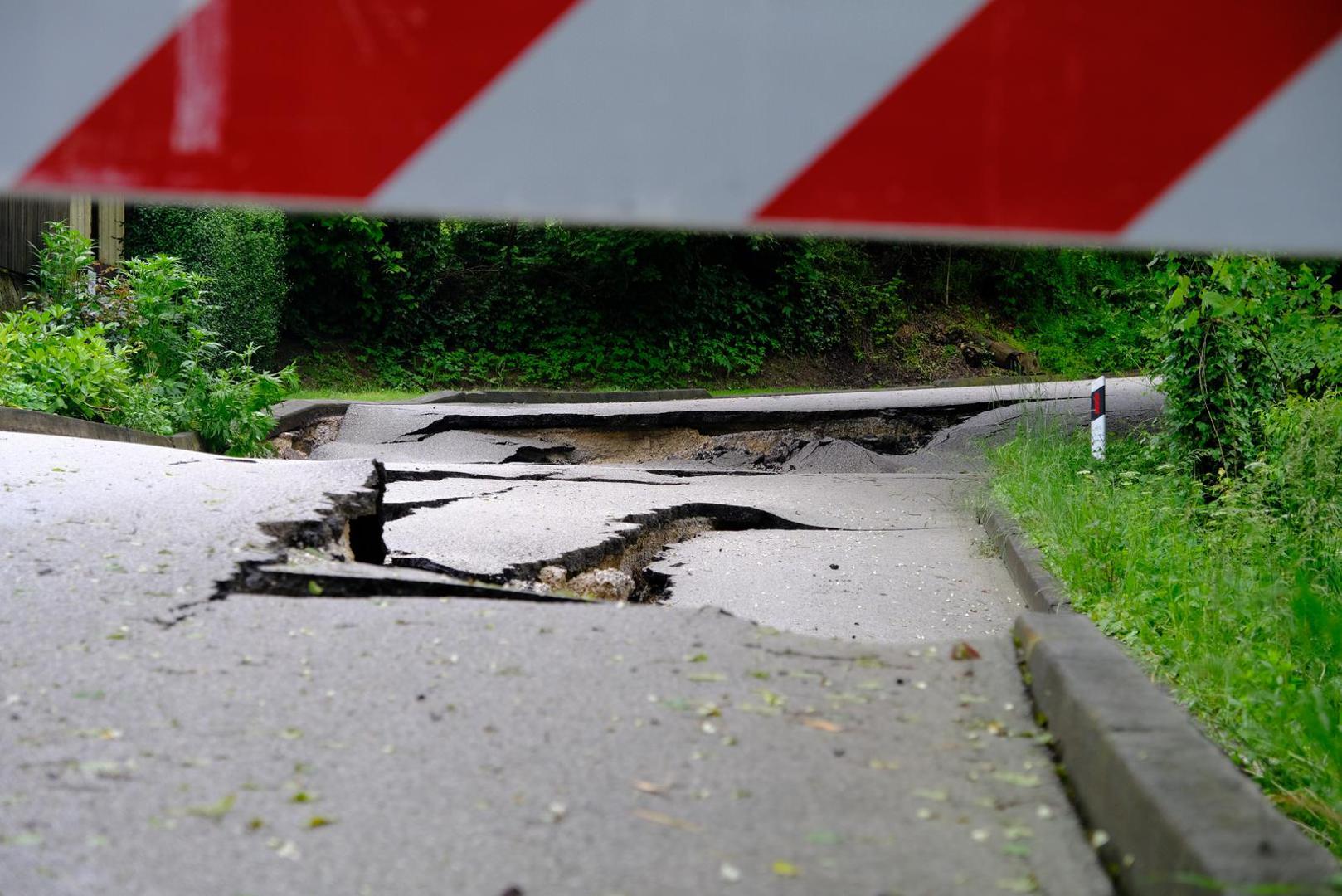 17.05.2023., Globocec - U mjestu Globocec u blizini Marije Bistrice odronila se cesta te je zatvorena za sav promet. Photo: Slaven Branislav Babic/PIXSELL