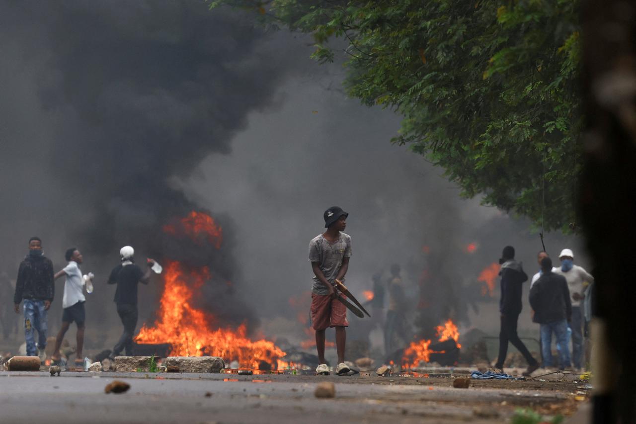 FILE PHOTO: Mozambique opposition party leads national shutdown against election outcome