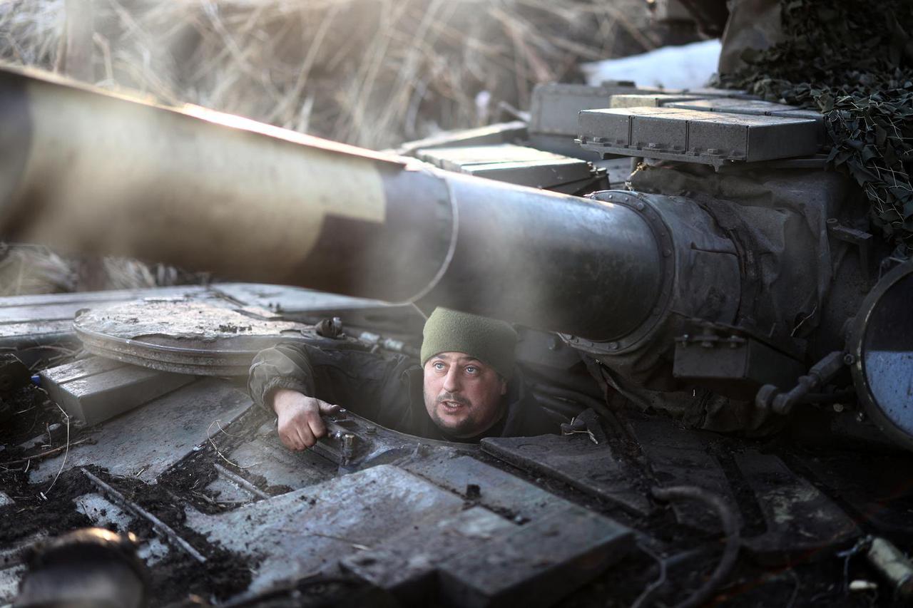 Ukrainian servicemen of the 1st Independent Tank Brigade near the frontline town of Vuhledar