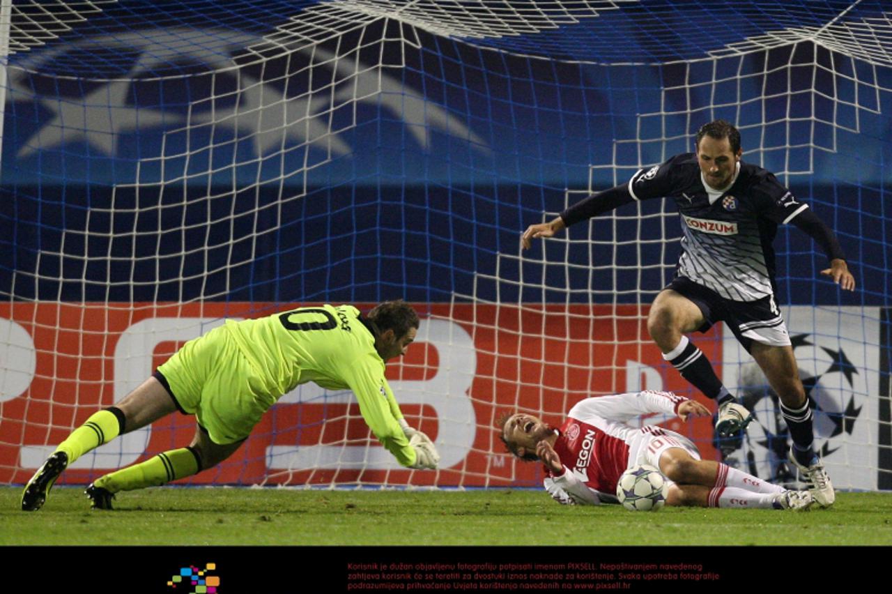 '18.10.2011., Maksimir, Zagreb - Nogometna utakmica 3. kola skupine D Lige prvaka, GNK Dinamo - Ajax. Josip Simunic. Photo: Slavko Midzor/PIXSELL'