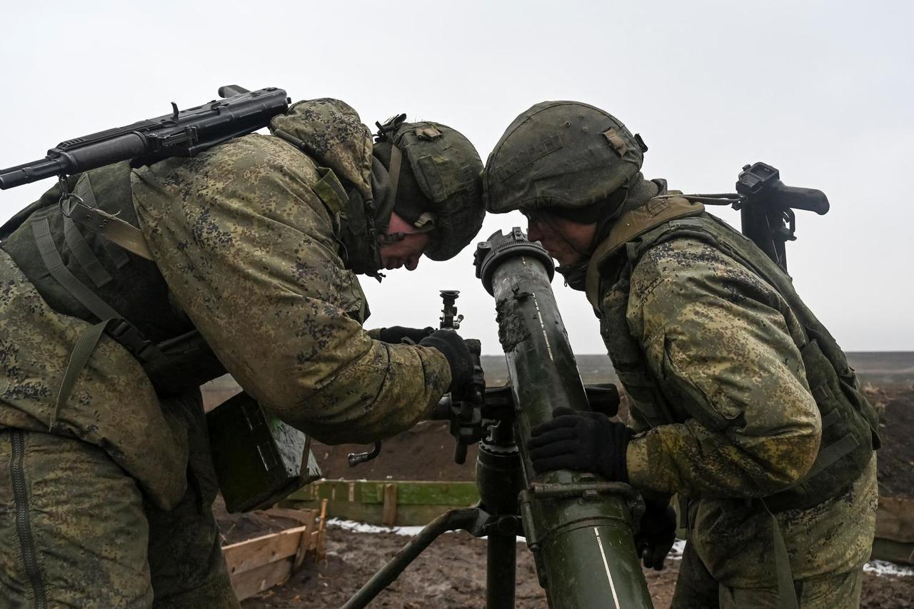 Russian service members hold drills in the Rostov region