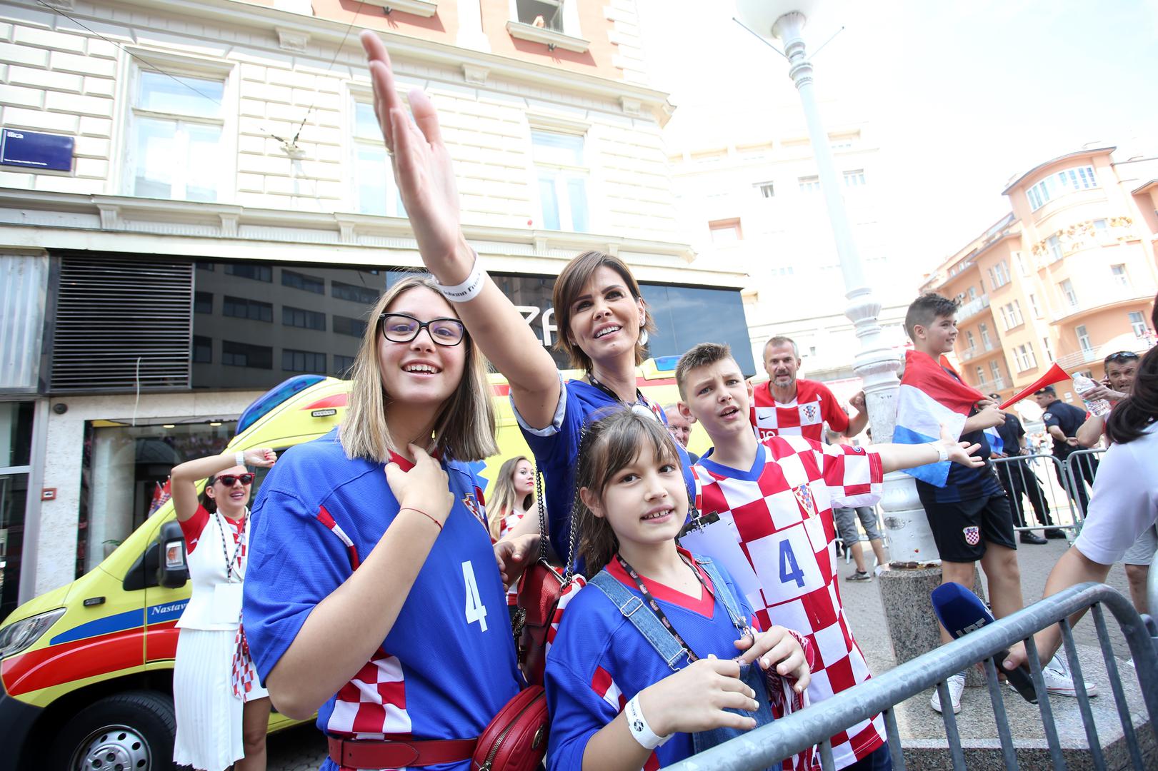 Naše Vatrene s obitelji na Trgu bana Josipa Jelačića dočekat će i Anica Kovač, supruga našeg bivšeg reprezentativca Roberta Kovača. 