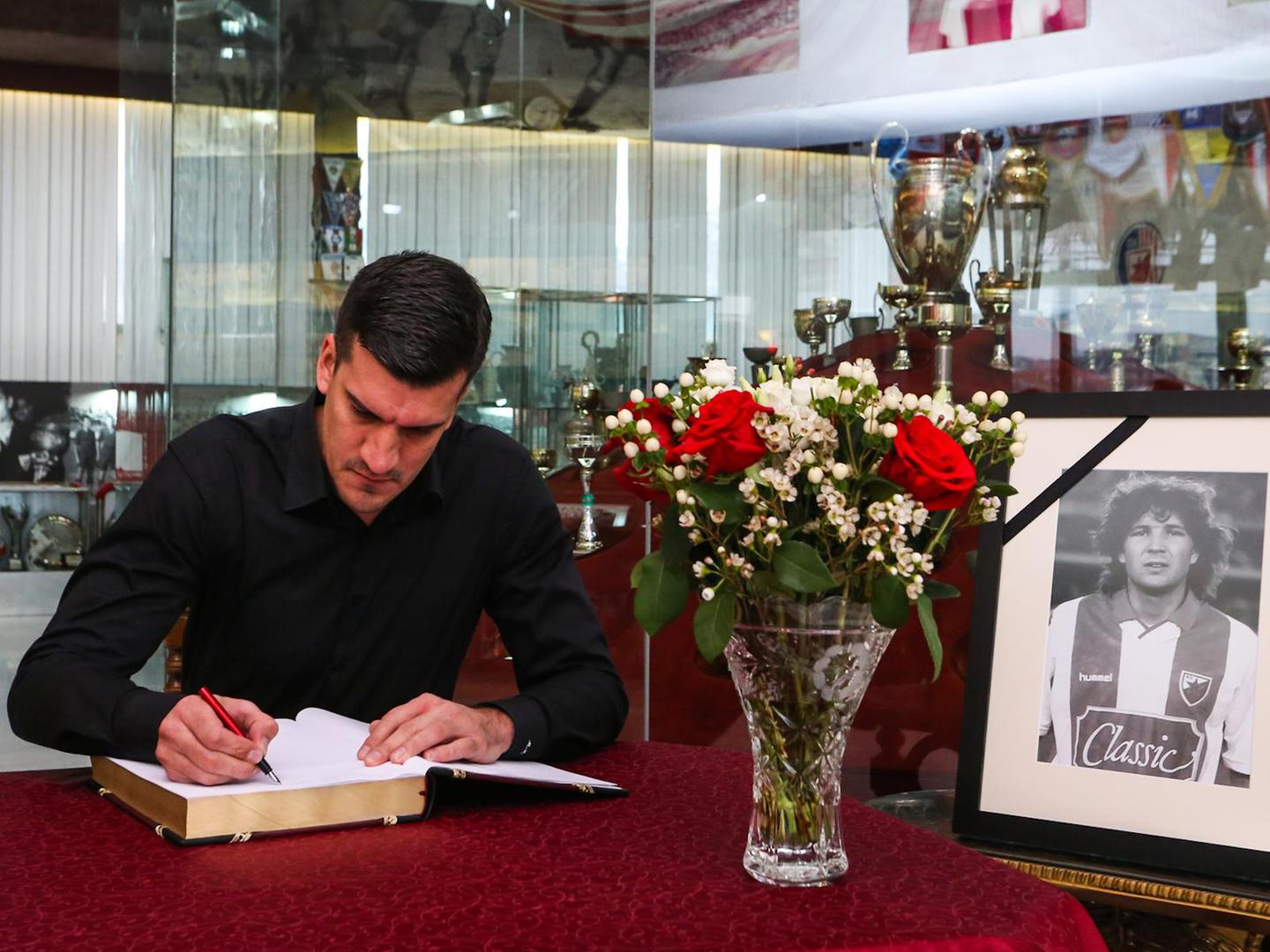 17, December, 2022, Belgrade - The book of mourning on the occasion of the death of Sinisa Mihajlovic was opened in the Red Star FC Museum. Marko Keselj.    

17, decembar, 2022, Beograd - Knjiga zalosti povodom smrti Sinise Mihajlovica otvorena je u Muzeju FK Crvena zvezda.     Photo: FK Crvena zvezda/ATAImages/PIXSELL