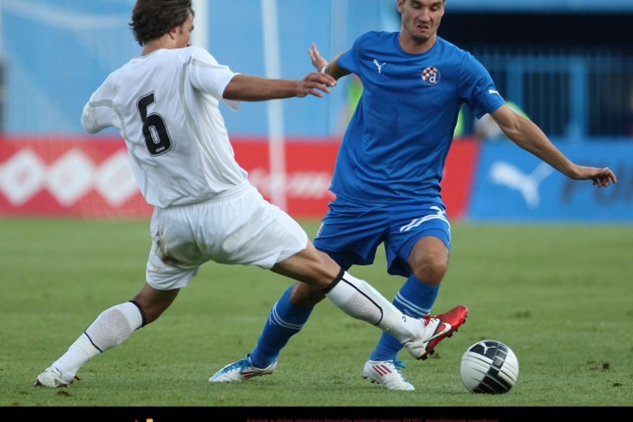 \'27.08.2011., stadion u Maksimiru, Zagreb - 1. HNL, 6. kolo, GNK Dinamo - NK Lucko. Nikola Pokrivac bori se za loptu.  Photo: Jurica Galoic/PIXSELL\'