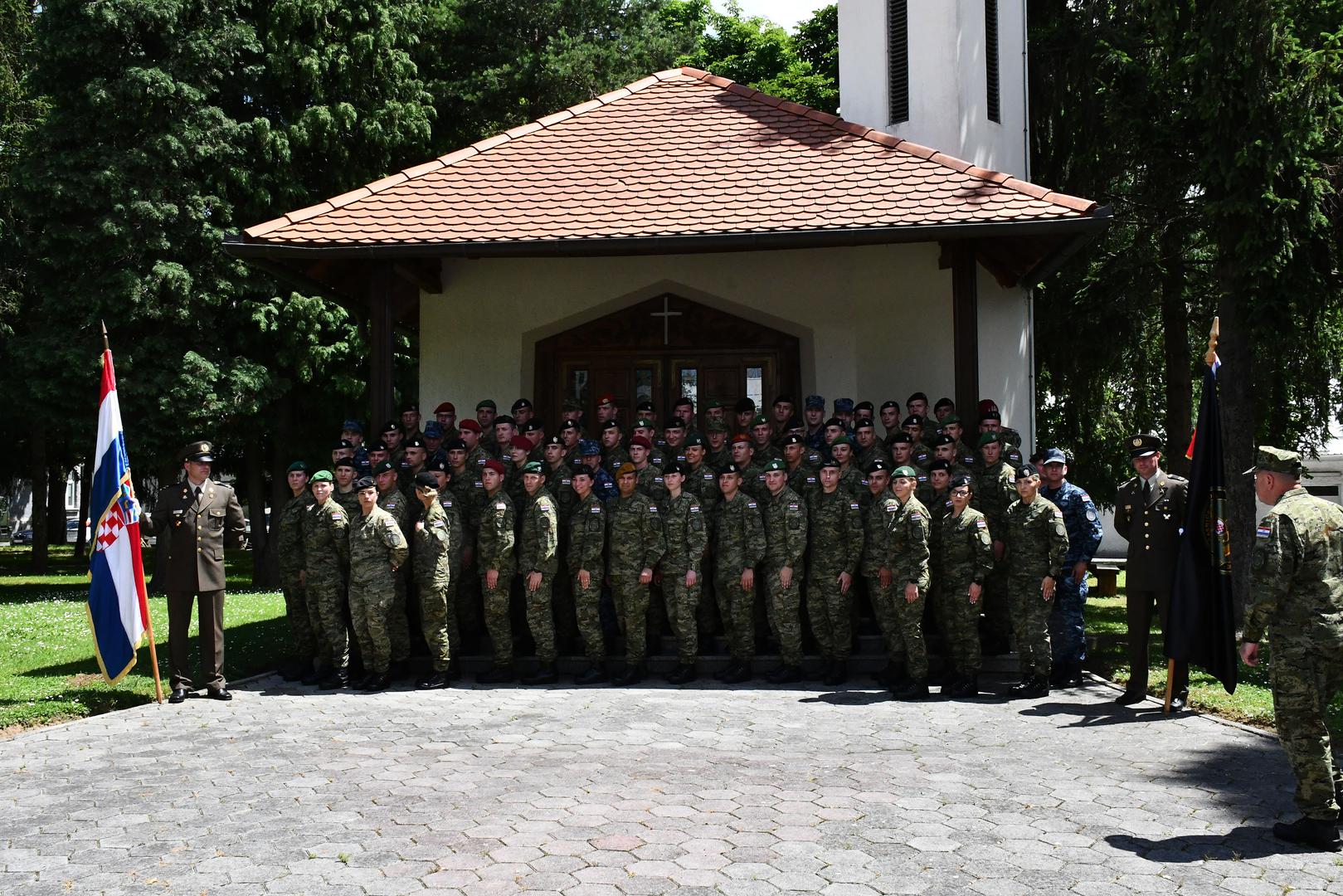 07.06.2023., Pozega - U vojarni 123. brigade HV u Pozegi odrzana je svecana promocija polaznika 30. narastaja Izobrazbe za razvoj vodja Docasnicke skole "Damir Tomljanovic Gavran". Izobrazbu je uspjesno zavrsilo 16 polaznica i 58 polaznika, a cilj izobrazbe stjecanje znanja i kompetencija za uspjesno obnasanje prvih docasnickih duznosti i provedbu zadaca na ustrojbenim mjestima skupnika. Photo: Ivica Galovic/PIXSELL