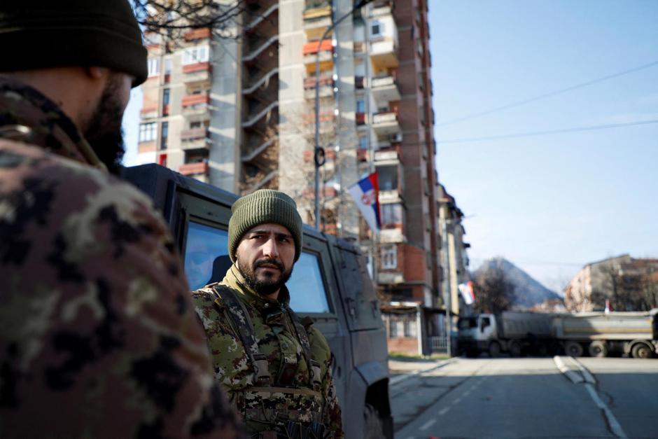 Tensions continue as roads in northern Kosovo still blocked