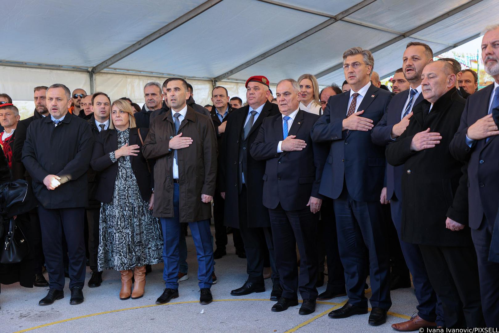 07.12.2023., Podstrana - Predsjednik Vlade Andrej Plenkovic sudjelovao je na svecanosti otkrivanja spomenika dr. Franji Tudjmanu u parku Petricevo u Podstrani.  Photo: Ivana Ivanovic/PIXSELL