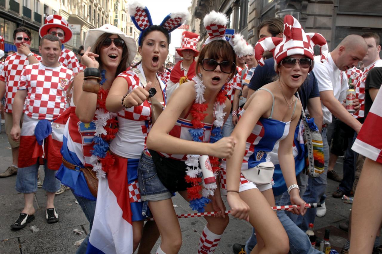 'sport...zagreb...20.06.2008.  bec, euro2008, hrvatska - turska, hrvatski navijaci u gradu,  foto: Goran Stanzl'