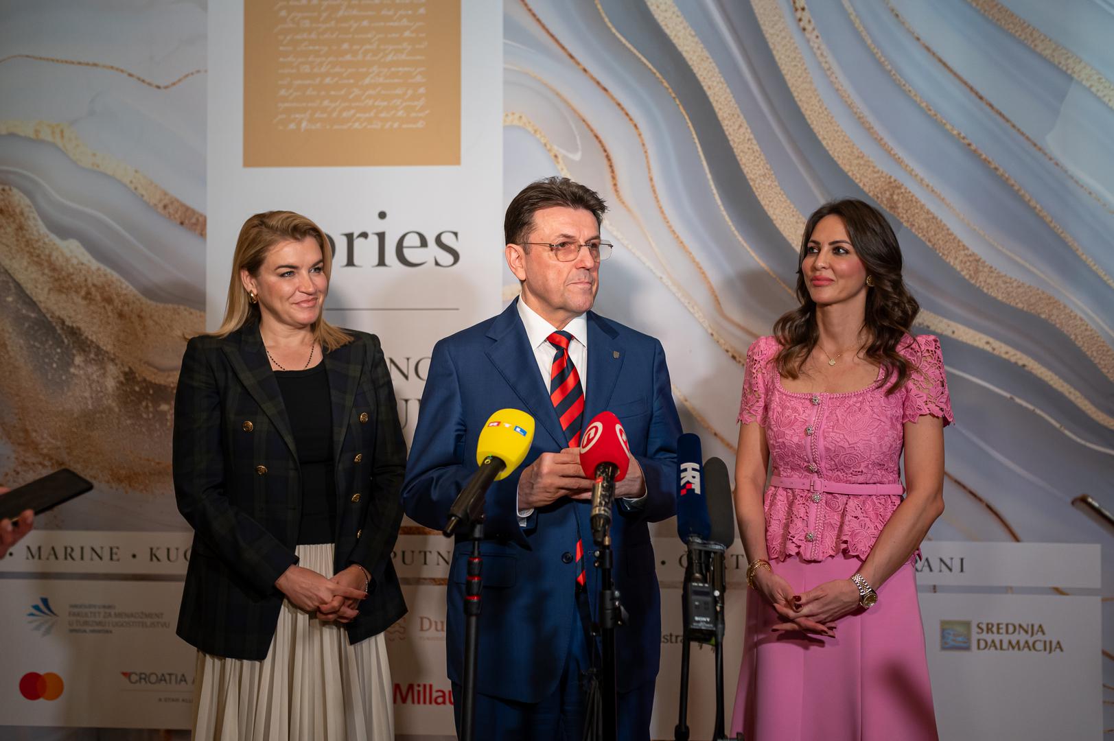 Nikolina Brnjac, ministrica turizma i sporta, Luka Burilović, predsjednik HGK i Andreja Vukojević, direktorica Sektora za turizam HGK