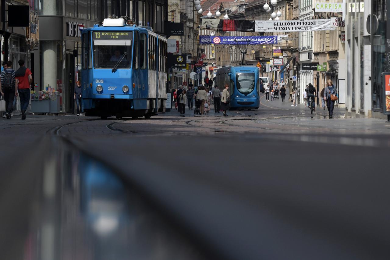 Zagreb: Gra?ani neradni dan iskoristili za piknik na Zrinjevcu