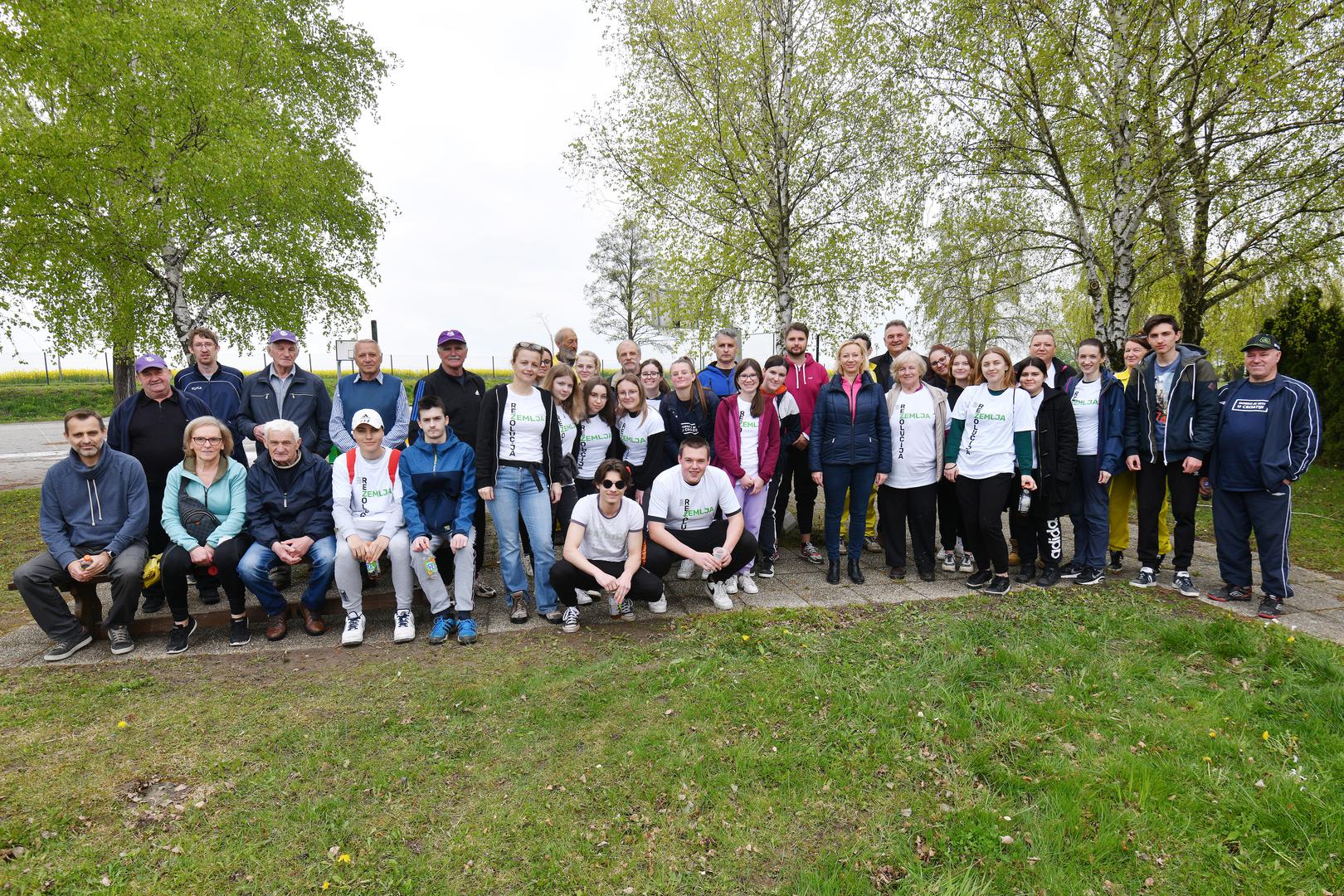 23.04.2022., Trnovec Bartolovecki - Vecernjakova akcija ciscenja u sklopu projekta "Rezolucija Zemlja".  Photo: Vjeran Zganec Rogulja/PIXSELL