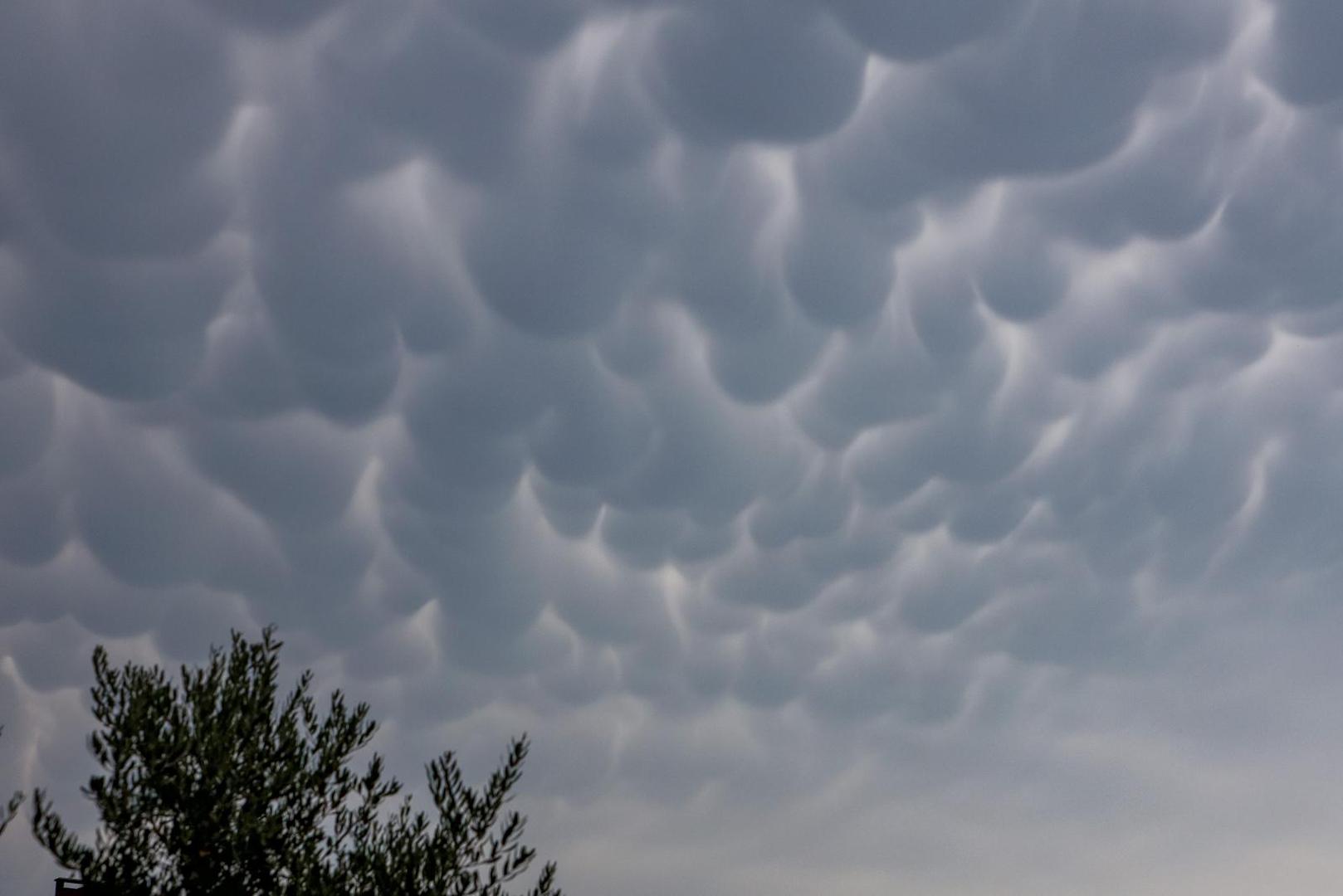 22.07.2023., Zadar  -  Oblaci nad Zadrom Photo: Sime Zelic/PIXSELL