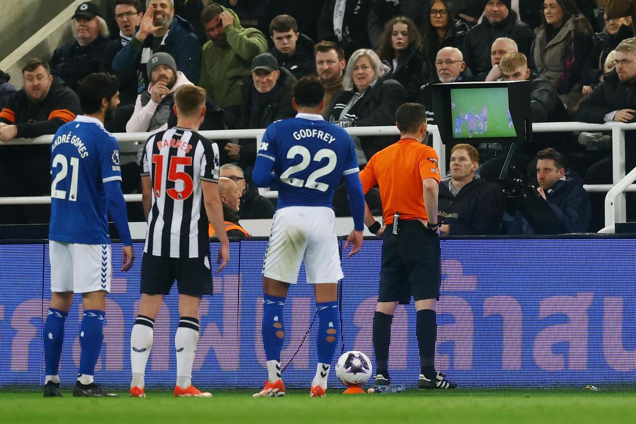 Premier League - Newcastle United v Everton