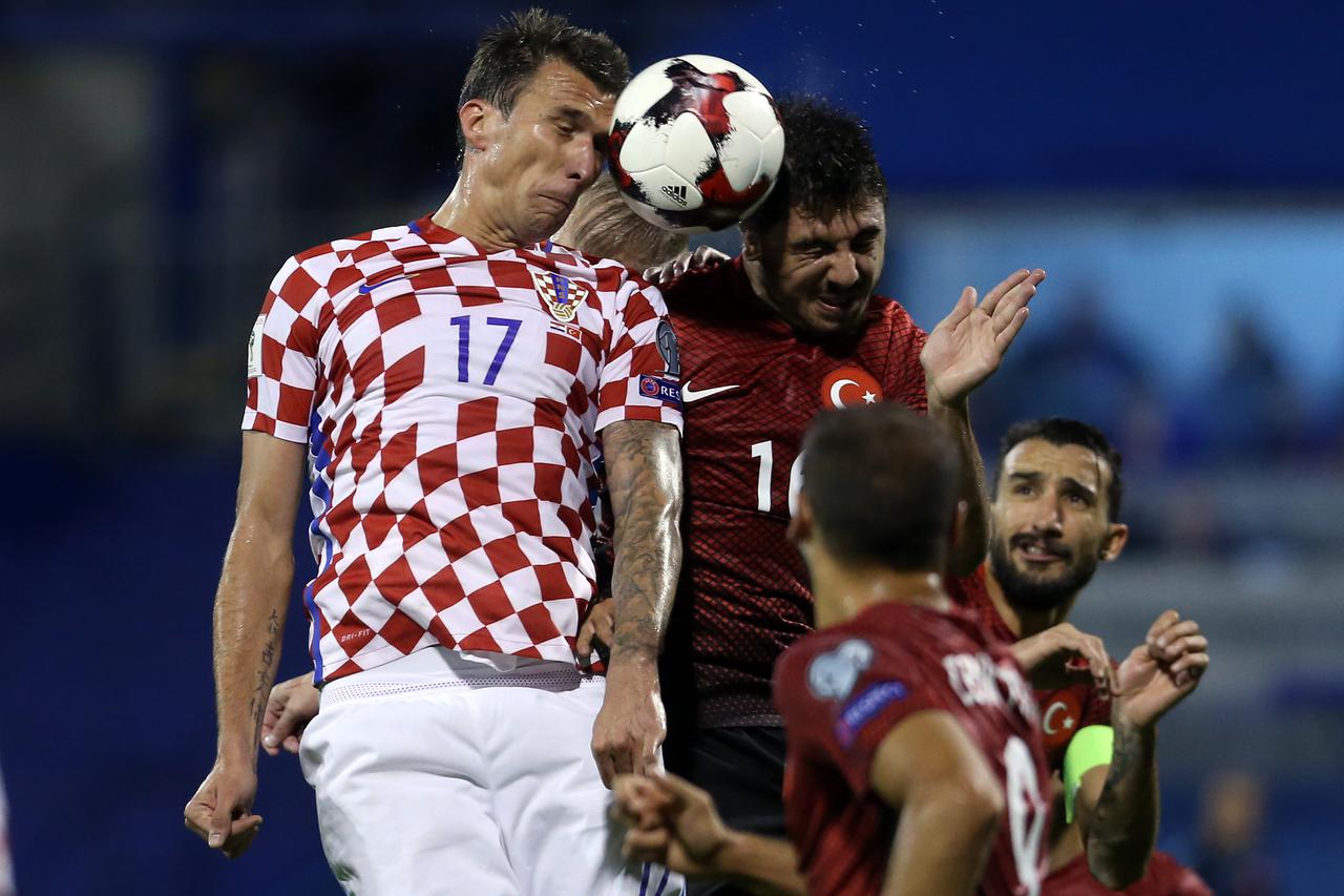 05.09.2016., Zagreb - Kvalifikacijska utakmica Hrvatska - Turska za Svjetsko nogometno prvenstvo 2018. u Rusiji. Mario Mandzukic.  Photo: Dalibor Urukalovic/PIXSELL