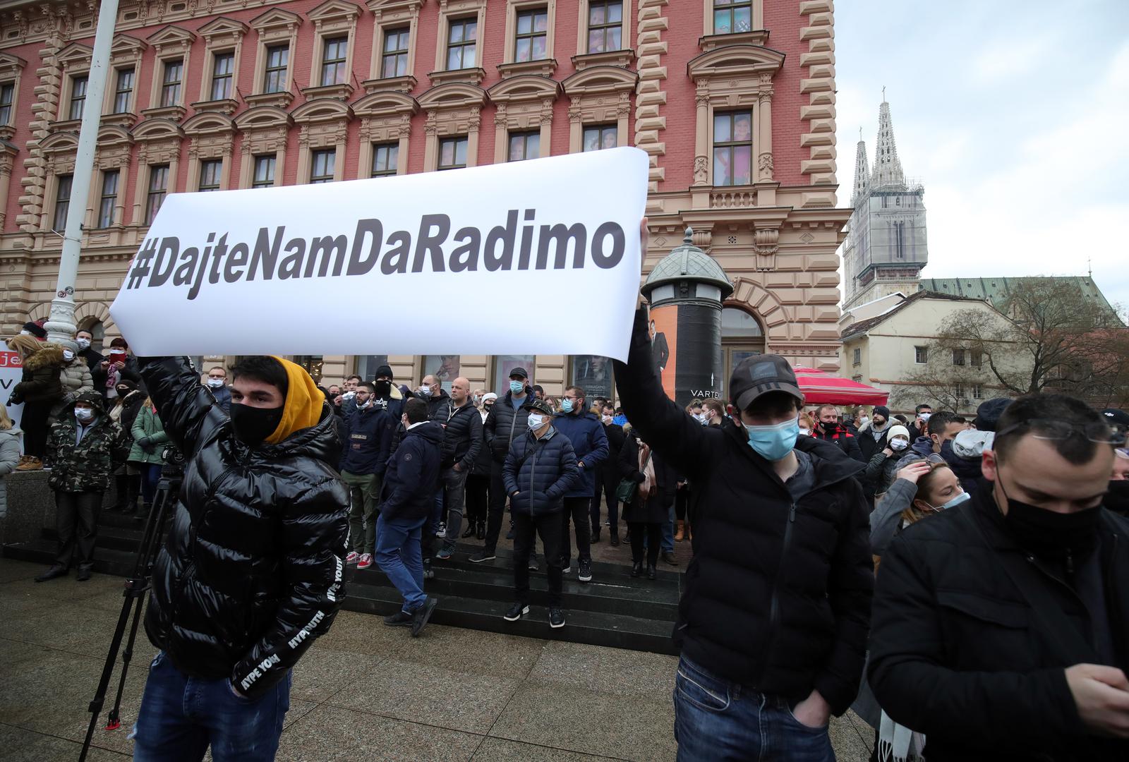 03.02.2021., Zagreb - U organizaciji Udruge Glas poduzetnika na Trgu bana Josipa Jelacica odrzan je prosvjed "zbog neadekvatnih ekonomskih mjera i diskriminatornih odluka prema dijelu poduzetnika". Photo: Sanjin Strukic/PIXSELL