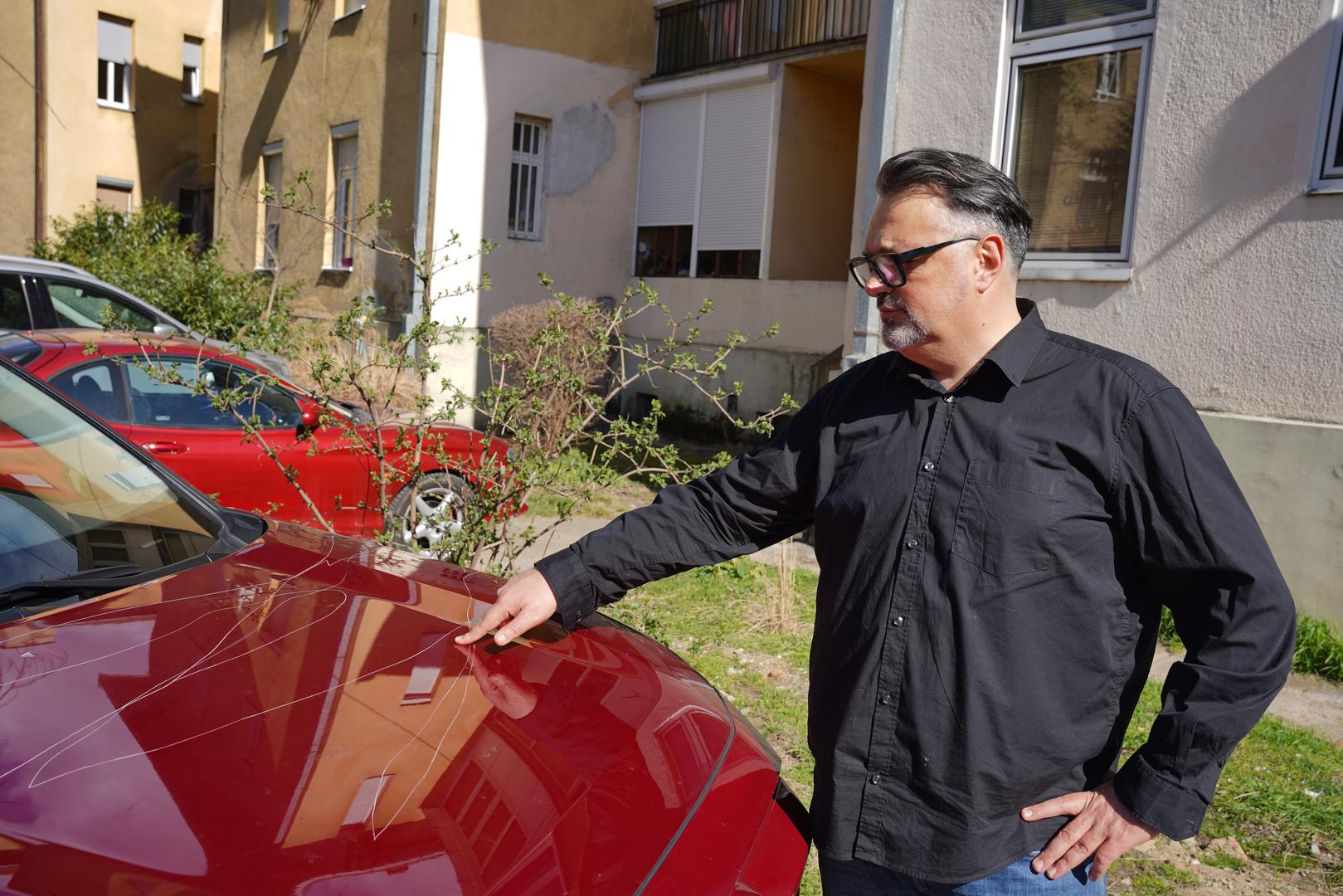 09.03.2023., Banja Luka, Bosna i Hercegovina - Aleksandar Trifunovic, urednik i novinar portala Buka iz Banja Luke, jedan je od dva novinara iz Banja Luke kojima su sinoc osteceni automobili nakon sto je Milorad Dodik najavio kriminalizaciju klevete izmjenama kaznenog zakona RS. Photo: Dejan Rakita/PIXSELL