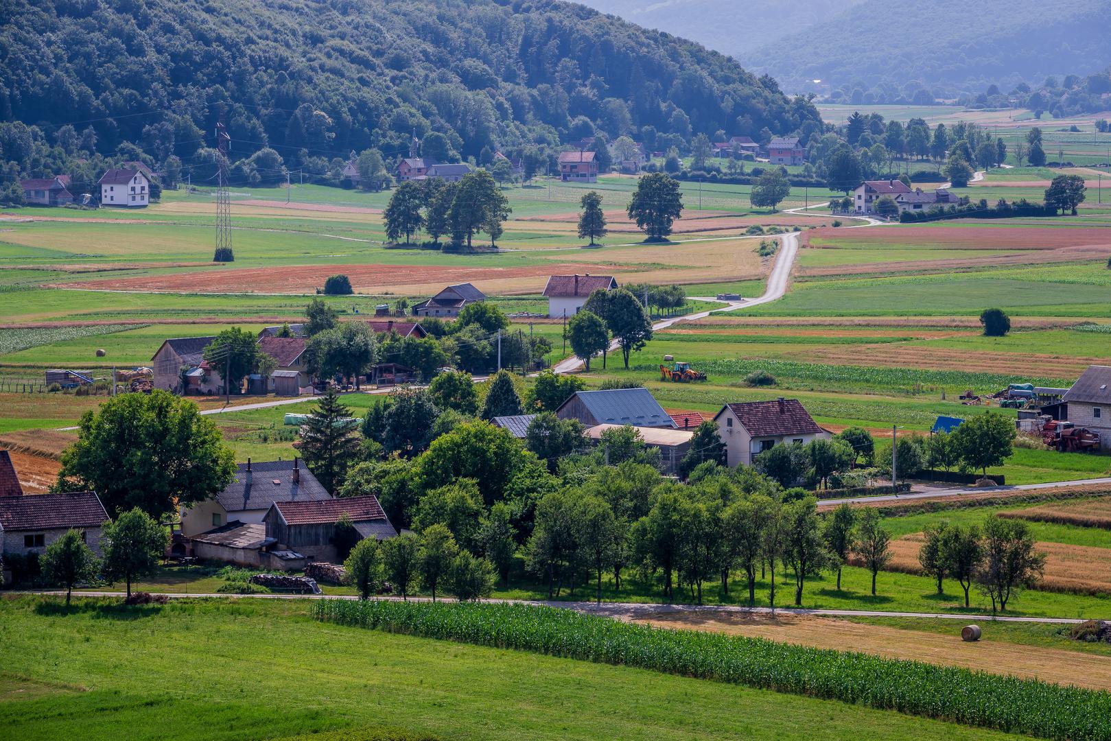 Ličko-senjska županija - 5.353 ilometara četvornih i 42.748 stanovnika.