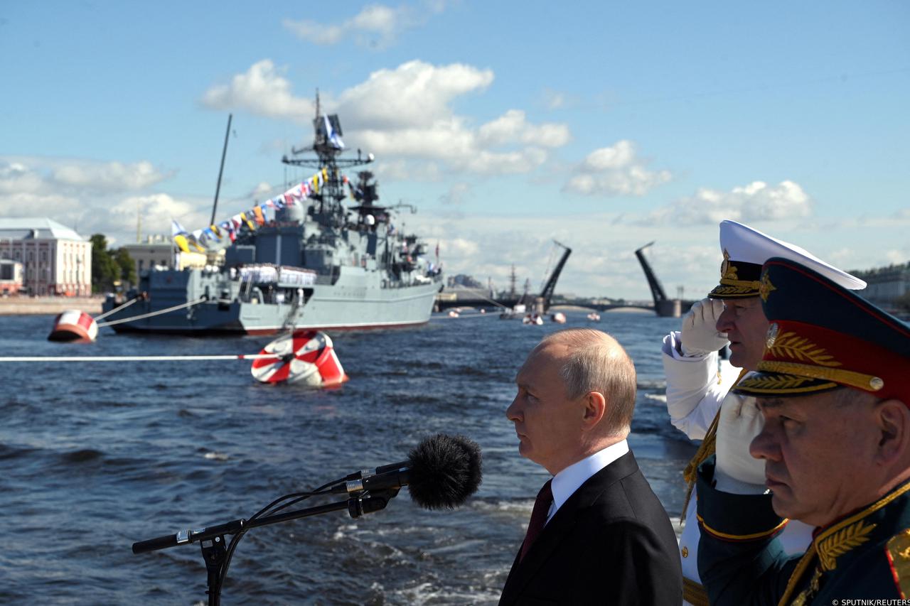 Russian President Putin attends Navy Day parade in St Petersburg