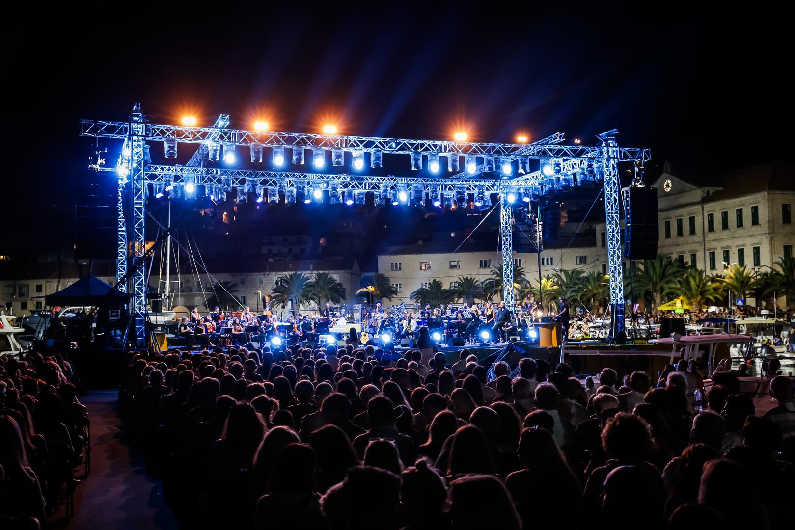 29.07.2024., Vela Luka - Koncert "Trag u beskraju" u sjecanje na Olivera Dragojevica. Photo: Zvonimir Barisin/PIXSELL