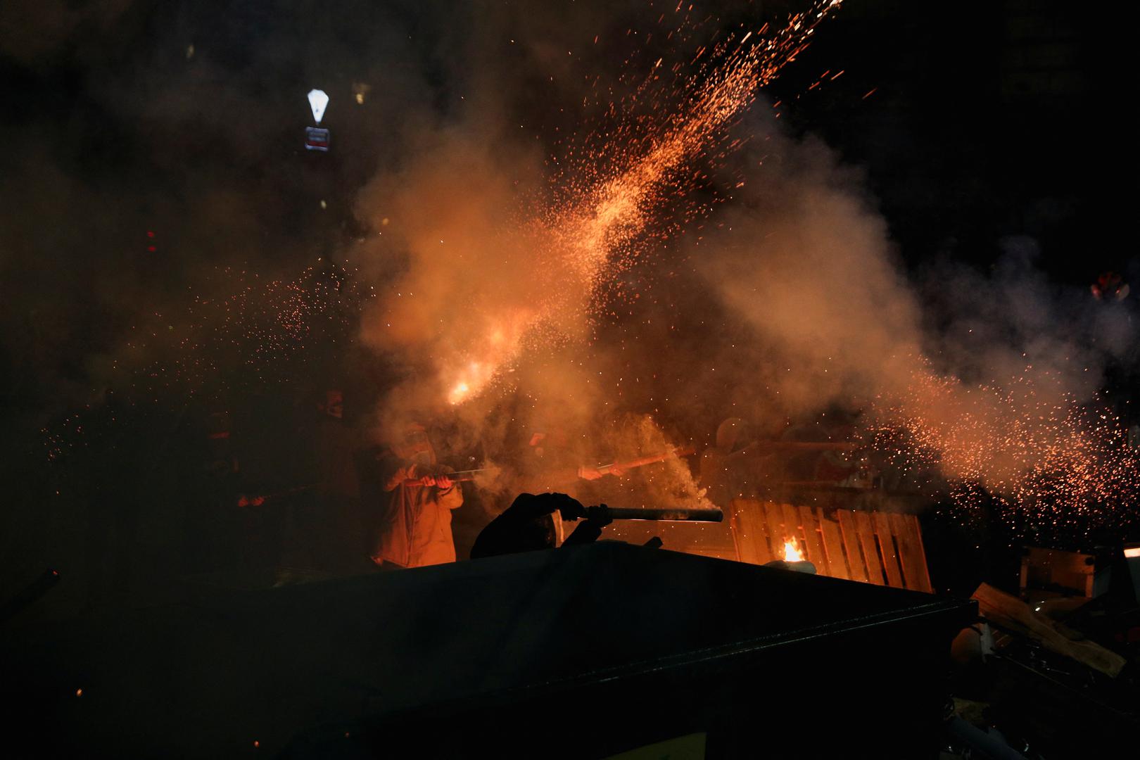 Gruziju su tri noći zaredom potresali masovni prosvjedi i nasilni sukobi između prosvjednika i policije, nakon što je premijer Irakli Kobahidze najavio da će zaustaviti pregovore o članstvu u EU.