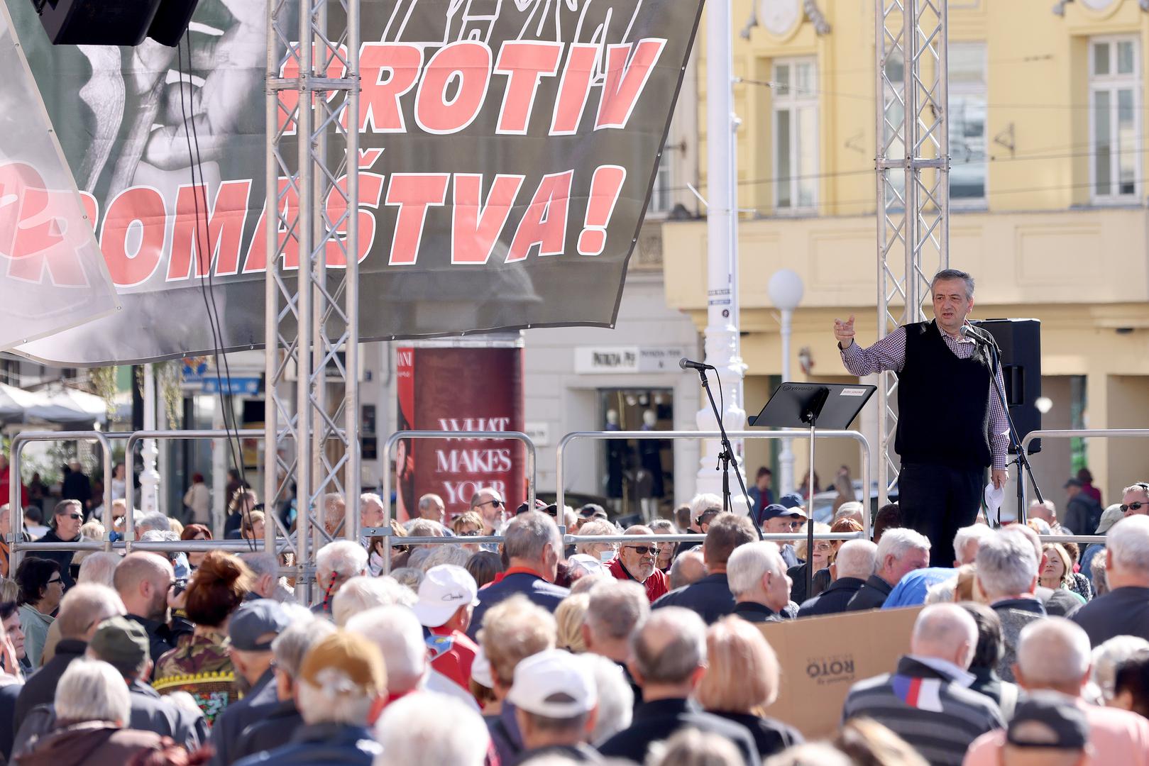 01.10.2024., Zagreb - Na Trgu bana Jelacica odrzan je prosvjed umirovljenika "Protiv siromastva" u organizaciji Bloka umirovljenici zajedno (BUZ). Photo: Patrik Macek/PIXSELL