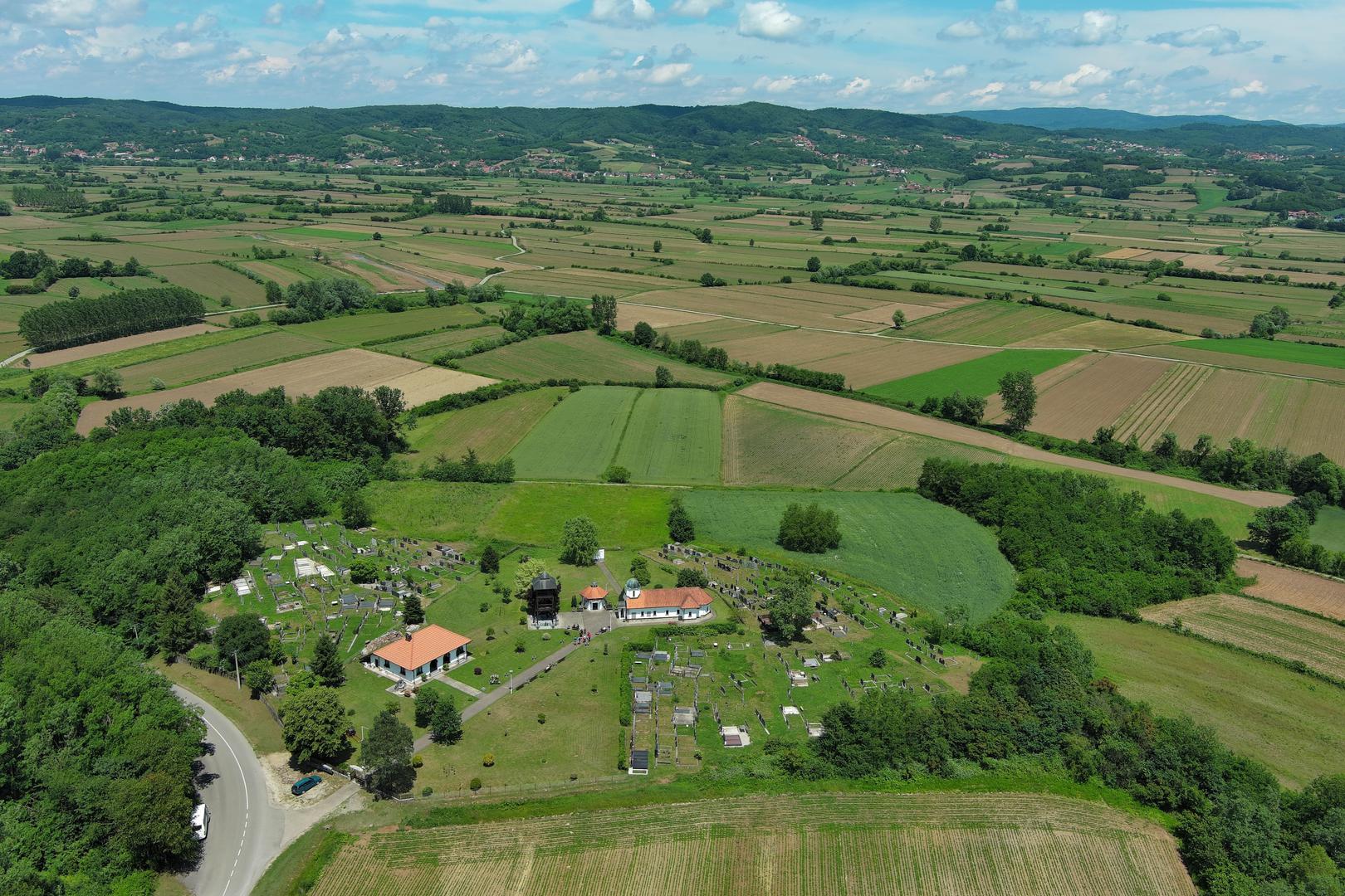 29.05.2024., Gornje Nedeljice, Loznica (Srbija) - Stanovnici Gornjih Nedeljica godinama se bore protiv geoloskih istrazivanja kompanije Rio Tinto koja u njihovom selu planira da otvori rudnik litijuma. Stanovnici izrazavaju svoju zabrinutost zbog rudarskih aktivnosti koje ugrozavaju njihove izvore vode i prirodno okruzenje. Ove ekoloske nevolje podstakle su mjestane na organizaciju i borbu za ocuvanje svojih prirodnih resursa a zbog cega su u Srbiji prije nekoliko godina mjesecima trajali veliki ulicni prosvjedi nakon cega je Vlada Srbije stopirala cijeli projekat. Ipak, nakon posljednjih izbora predsjednik Srbije Aleksandar Vucic je nagovijestio nastavak ovog projekta. Nebojsa Petkovic, stanovnik Gornjih Nedeljica i aktivista eko udruzenja "Ne damo Jadar" godinama se sa svojim komsijama i aktivistima bori protiv ovog projekta i to je jedan od najjacih ekoloskih pokreta u svijetu posljednih godina i trenutno je ovaj projekat Rio Tinta u dolini rijeke Jadar, inace trenutno najveci planirani svjetski projekat iskopavanja litijuma, stopiran upravo zahvaljujuci aktivizmu i masovnim prosvjedima sirom Srbije.
Photo: Dejan Rakita/Pixsell Photo: Dejan Rakita/PIXSELL