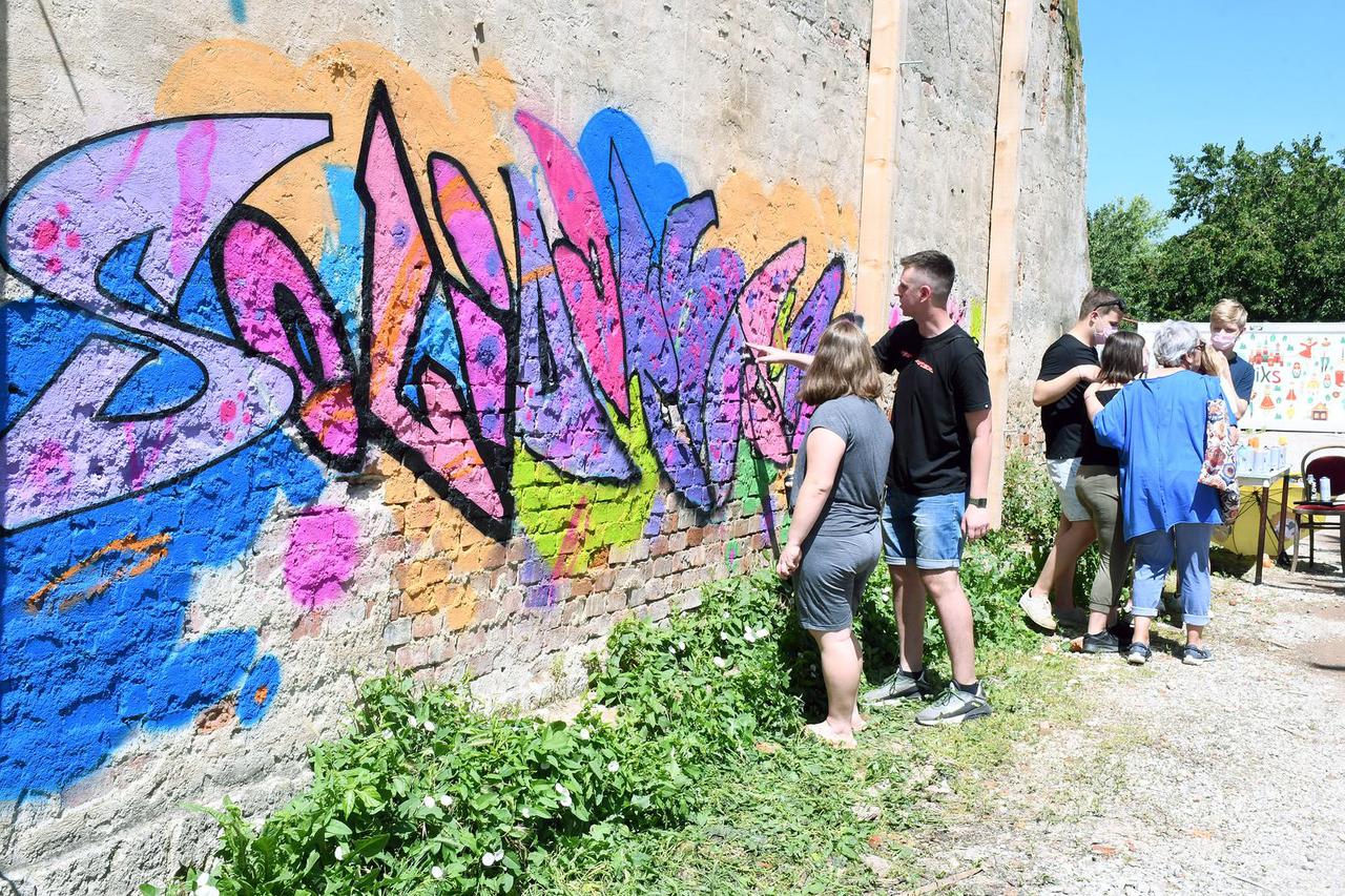 Petrinja: Street Art Festival "Boje solidarnosti" potaknuo građane da grafitima obogate javna područja pogođena potresom