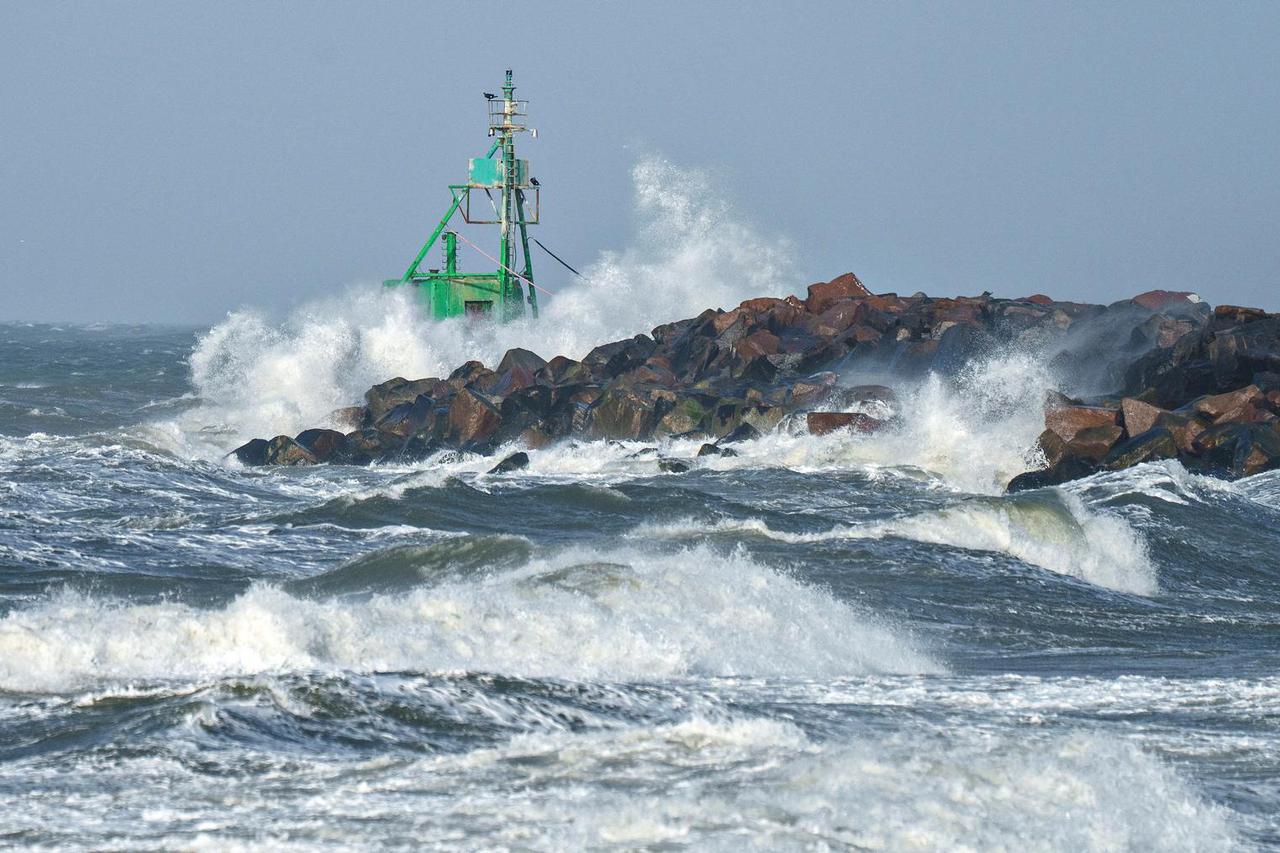 Storm Otto approaches Thorsminde