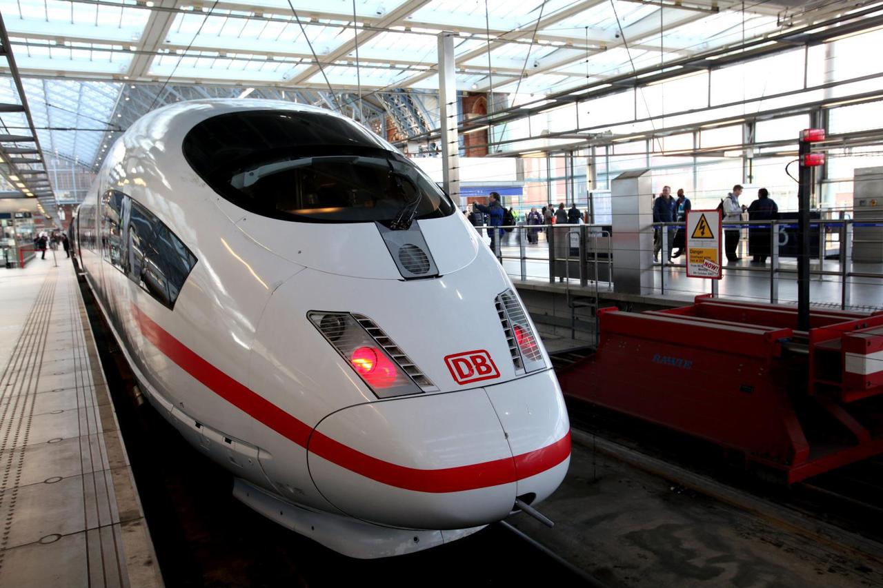 A Deutsche Bahn ICE3 high speed train at the Euro Star terminal at St Pancras.