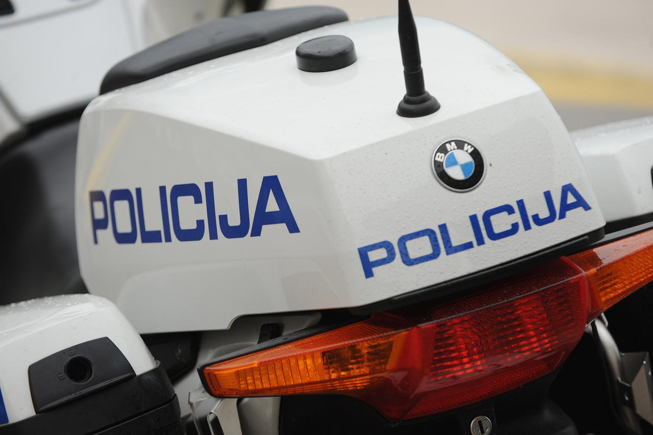 policija