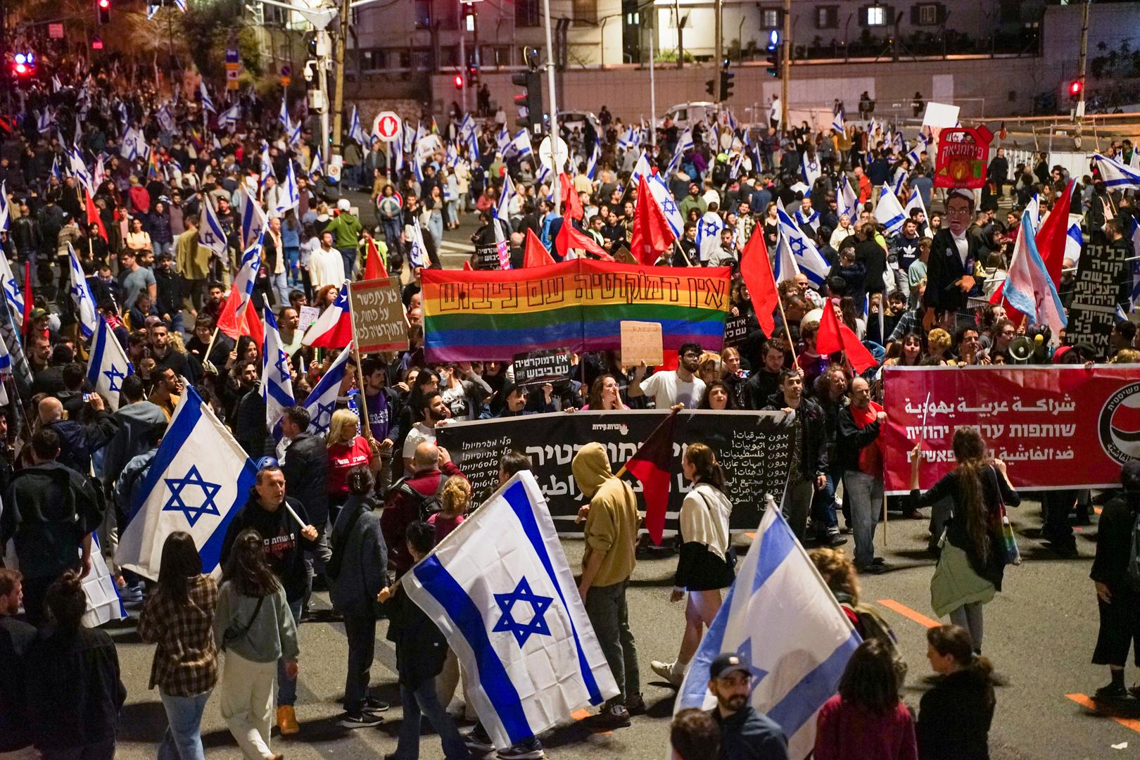 Protesters attend a demonstration against Israeli Prime Minister Benjamin Netanyahu and his nationalist coalition government's plan for judicial overhaul, in Tel Aviv, Israel, March 27, 2023. REUTERS/Itai Ron  NO RESALES. NO ARCHIVES Photo: Stringer/REUTERS