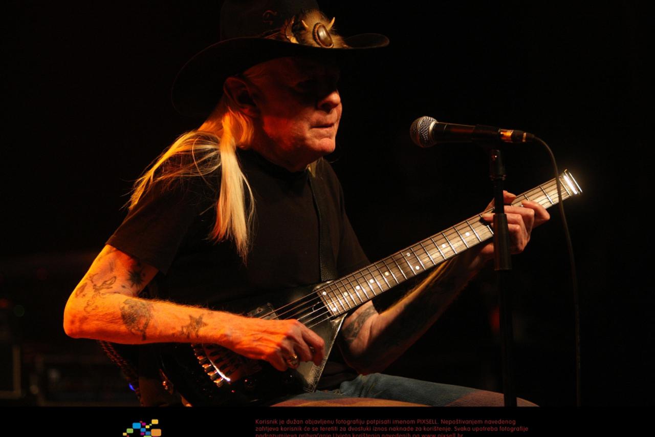 Johnny Winter na sceni Tvornica 