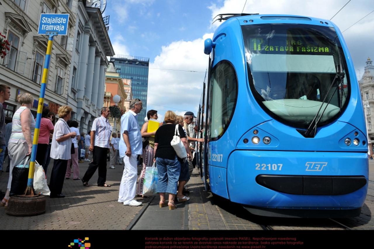 '24.08.2009.,Zagreb - Trg bana Jelacica , tramvajska stanica pomaknuta zbog radova u Ilici Photo: Marko Lukunic/Vecernji list'