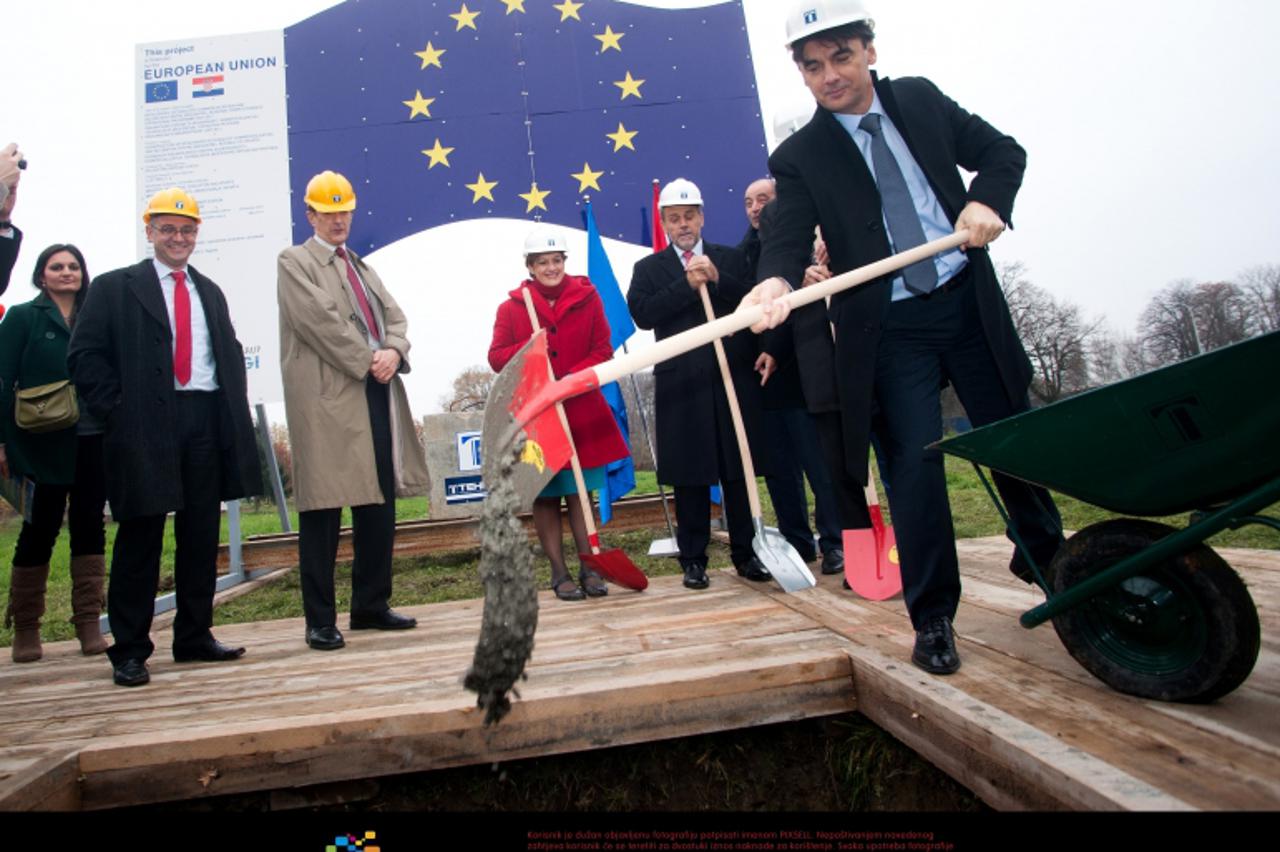 '21.11.2012., Borongaj, Zagreb - Polaganje kamena temeljca za izgradnju Inkubacijskog centra za bioznanosti i komercijalizaciju tehnologije. Milan Bandic, Aleksa Bjelis, Branko Grcic, Zeljko Jovanovic