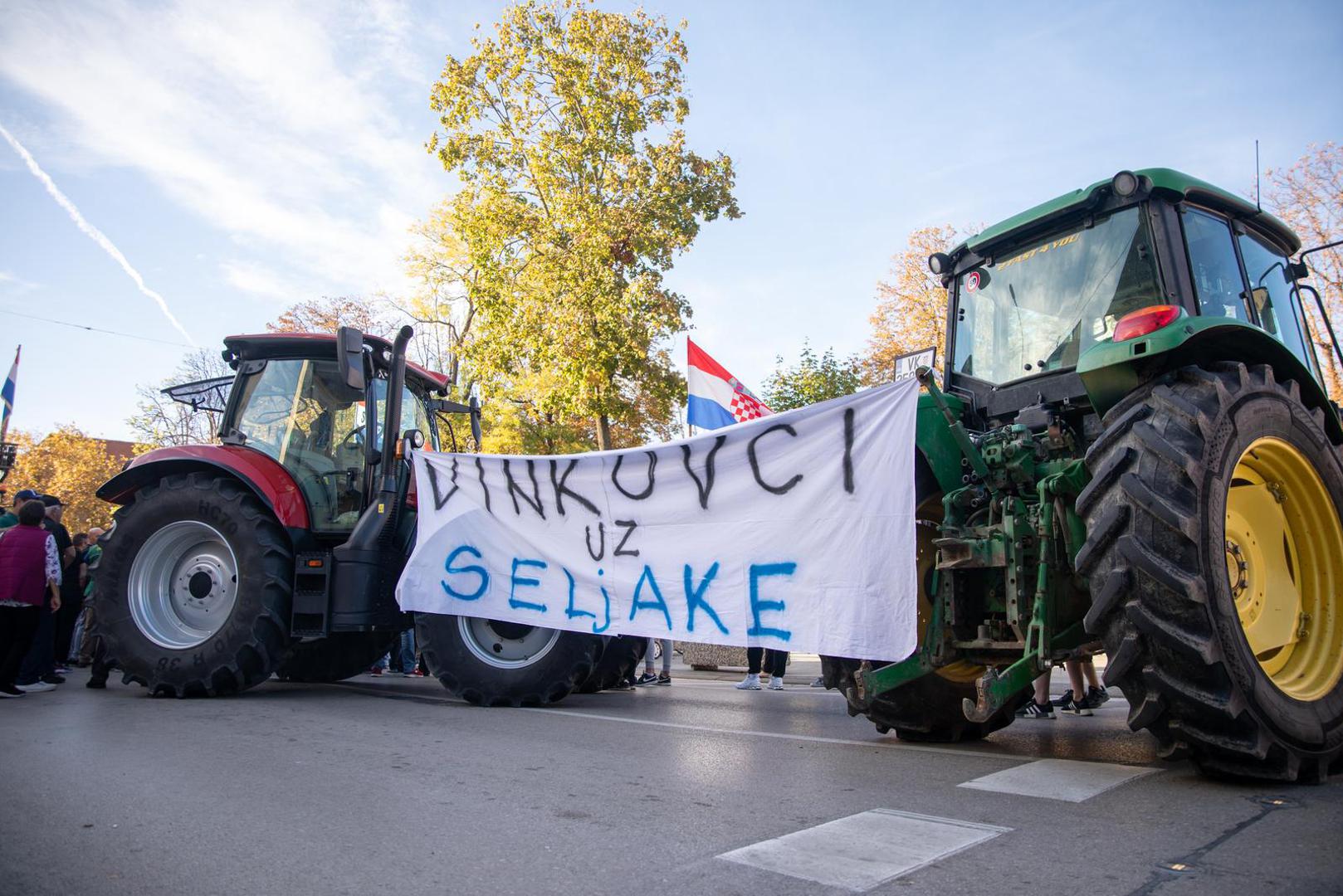 29.10.2023., Vinkovci - Prosvjed svinjogojaca u Vinkovcima zbog africke svinjske kuge. Photo: Borna Jaksic/PIXSELL