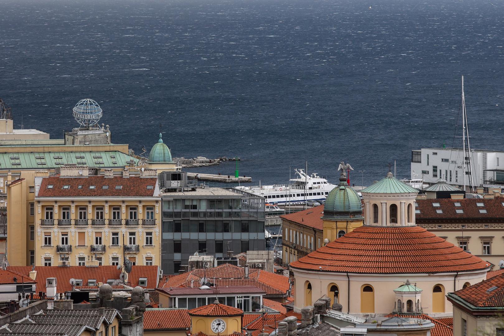 16.4.2024.., Rijeka - Olujni udari vjetra na rijeckom podrucju. Photo: Nel Pavletic/PIXSELL