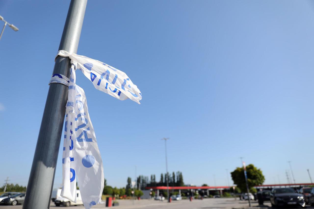 Zagreb: Parking Supernove nakon jučerašnje prometne nesreće u kojoj je više osoba ozlijeđeno