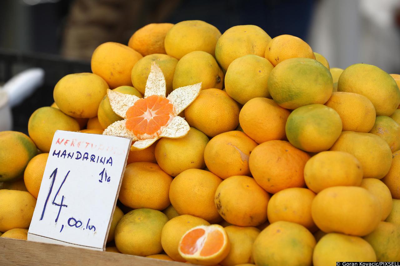 Rijeka: Ponuda voća i povrća na riječkoj tržnici