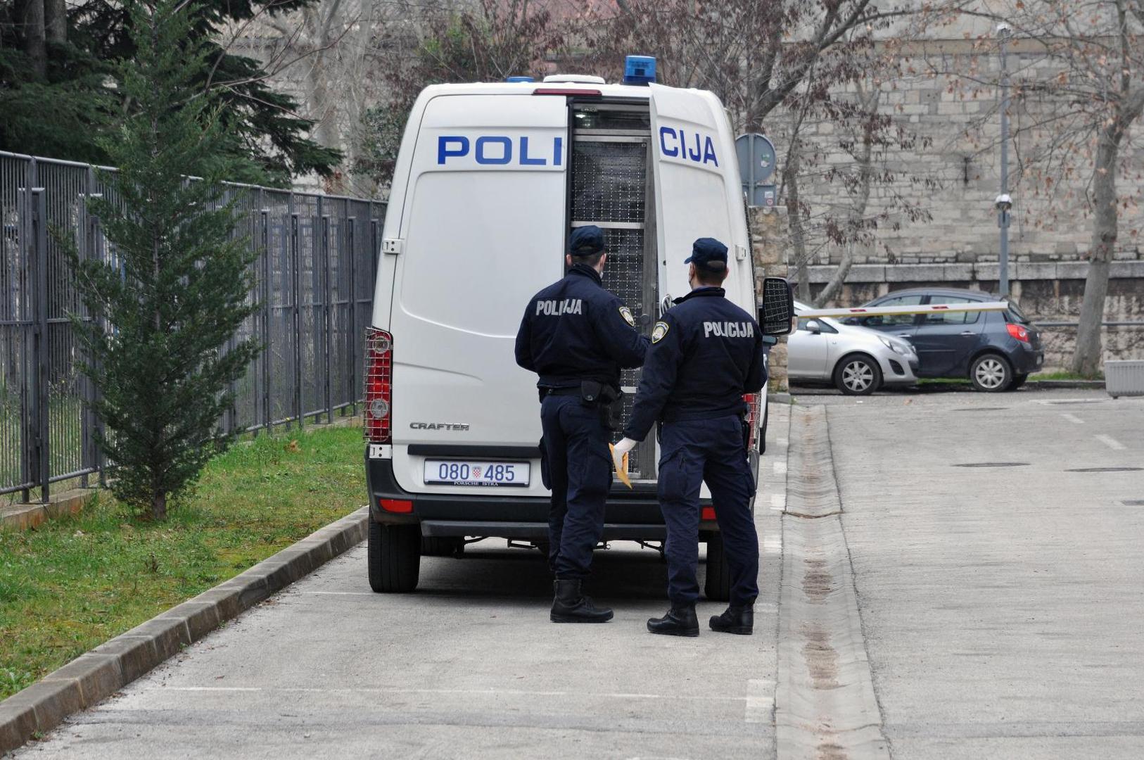 05.02.2021., Pula - U pulsko Zupanijsko drzavno odvjetnistvo, prepracen nasilnik koji je zatocio zensku osobu, te se sukobio s policajcima.
Photo: Sasa Miljevic / PIXSELL