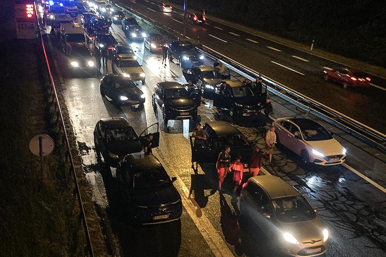 Zagreb: Torcida na povratku na autocesti napala policiju koja je uzvratila vatrenim oružjem