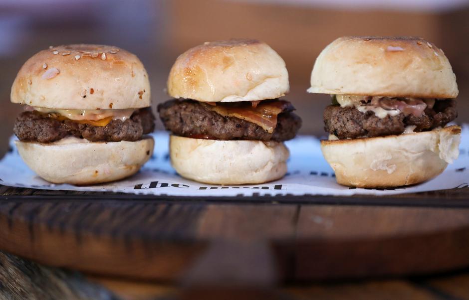 Zagreb: Testiranje burgera na Burger Festu