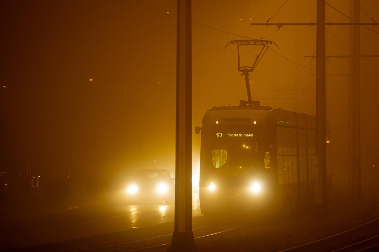 Večernja magla u naseljima Prečko i Špansko