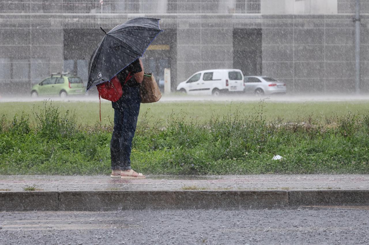 Snažan pljusak u Zagrebu