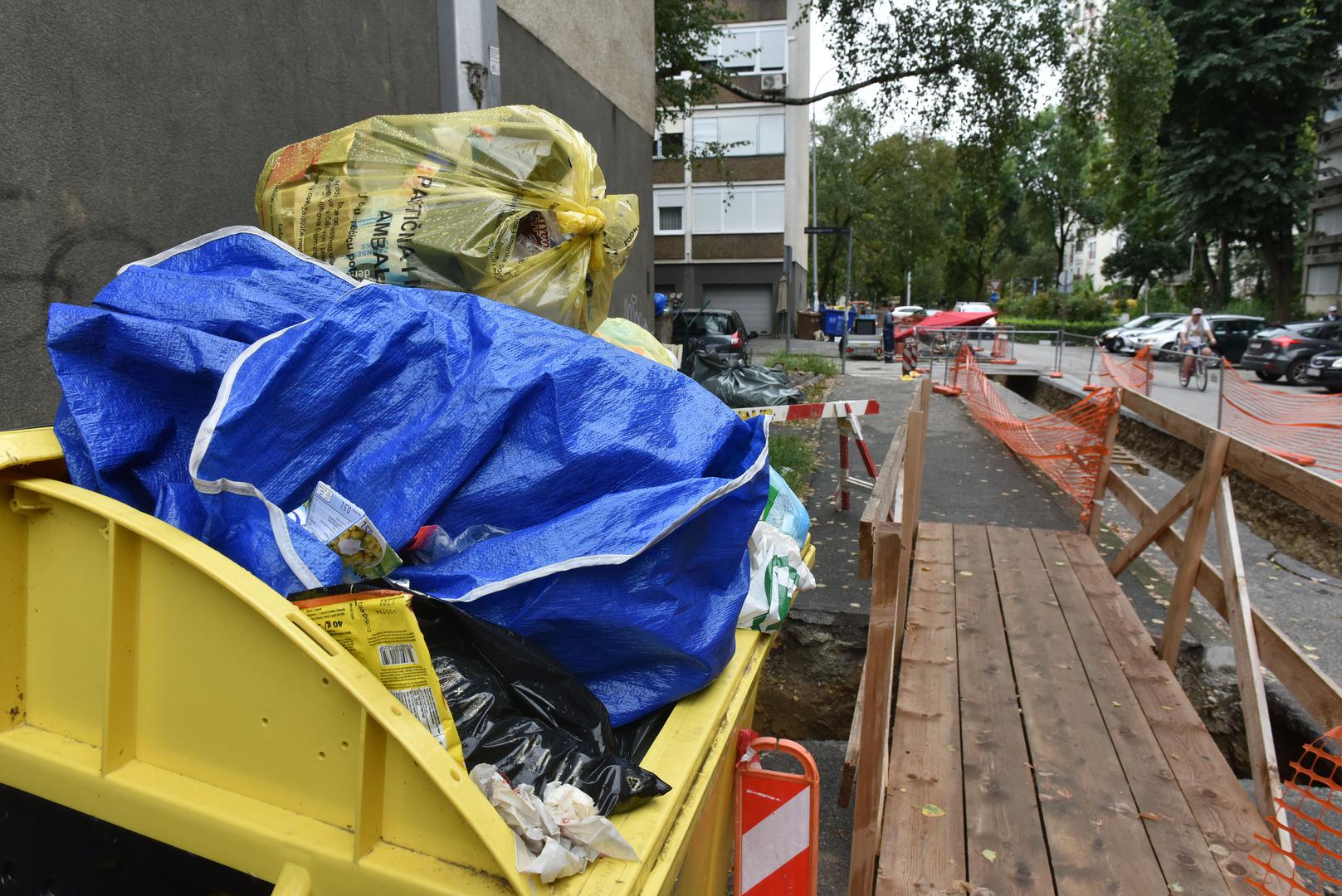 30.8.2023., Zagreb - Reportaza iz Novog Zagreba cije su javne povrsine zapustene. Photo: Davorin Visnjic/PIXSELL