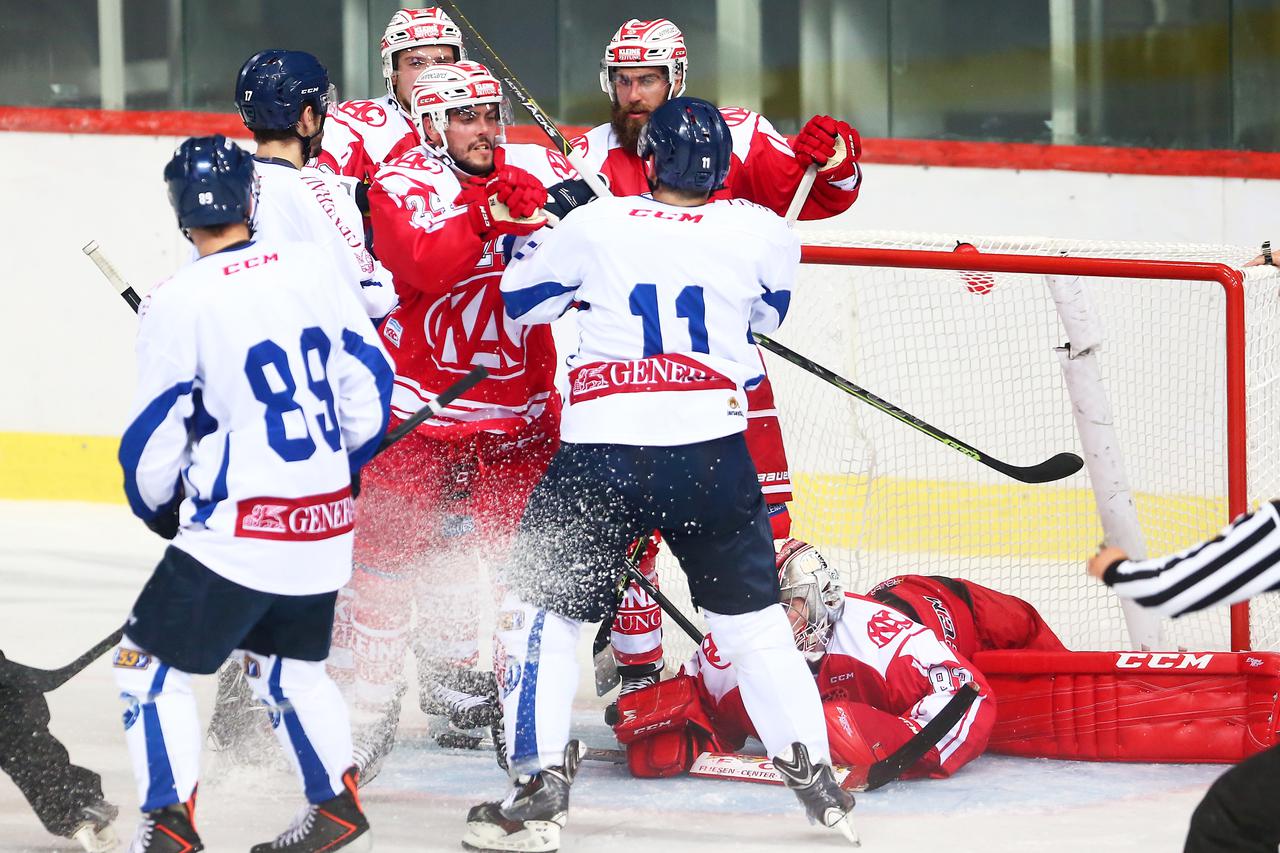 19.08.2015., Dom sportova, Zagreb - Memorijalni turnir hokeja na ledu Ferdo Spajic, KHL Medvescak - EC KAC. Steven Strong. Photo: Slavko Midzor/PIXSELL