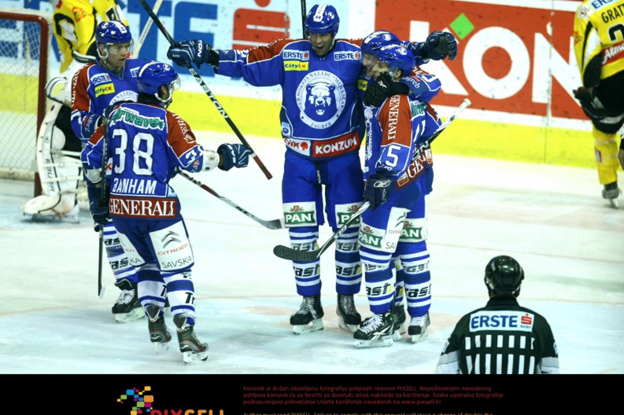 '28.10.2011., Ledena dvorana Doma sportova, Zagreb - EBEL liga, 16. kolo, KHL Medvescak Zagreb - UPC Vienna Capitals. Frank Banham (38), Joel Prpic (29). Photo: Sanjin Strukic/PIXSELL'