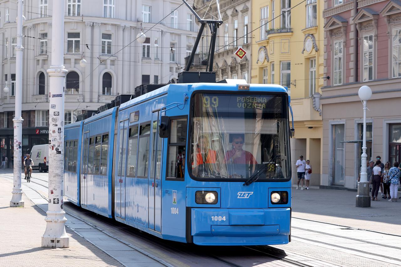 Zagreb: Probna voznja tramvaja 1004